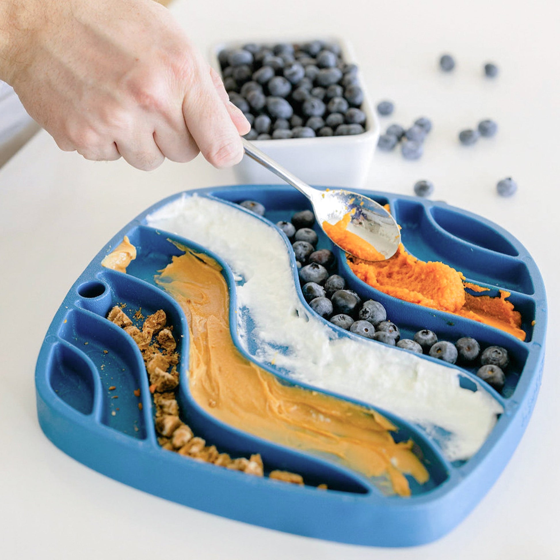 Two-sided wave-pattern dog feeding mat for meals and lick treats