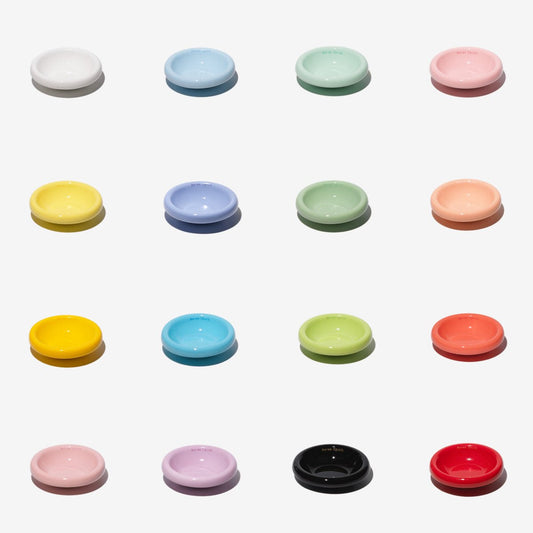 Stoneware pet bowl color options selected by LAVORA for a modern feeding corner